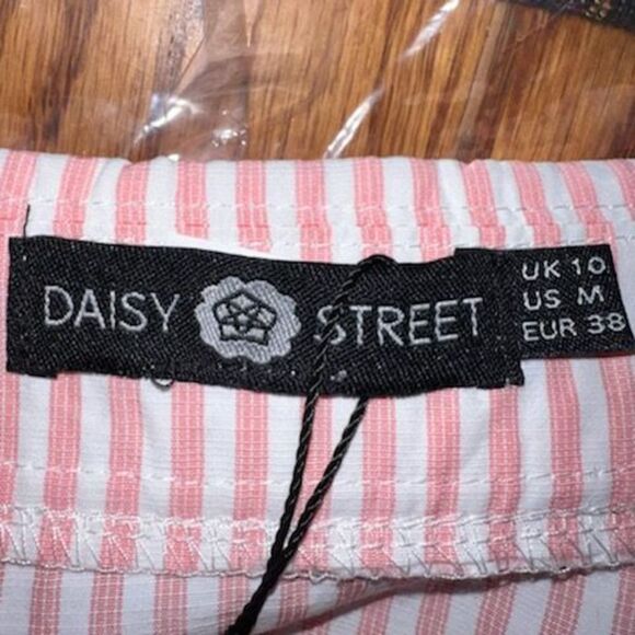 Daisy Street Pinstripe Bowling Shirt With Embroidered Fruit Slice on Pocket - Picture 6 of 8